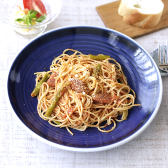 【砥部焼 梅山窯】藍色の丸皿（8寸）○