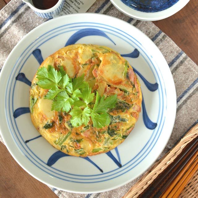 和食器・砥部焼　ひとつからくさの大皿(9寸)