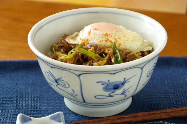 【砥部焼 梅山窯】なずなの丼鉢（5.2寸）○