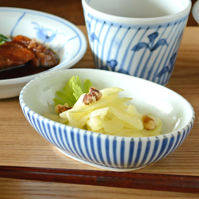 和食器・砥部焼　とくさ柄の舟型小鉢