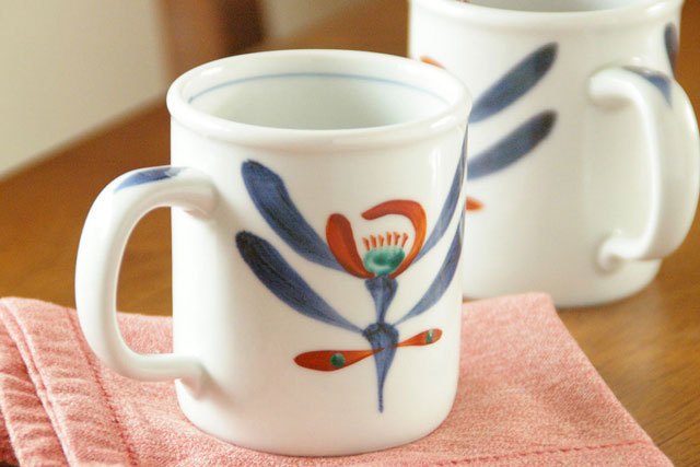 【砥部焼 梅山窯】あか花の切立マグカップ