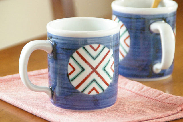 【砥部焼 梅山窯】丸ぬきの切立マグカップ○