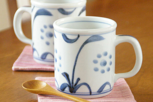 【砥部焼 梅山窯】太陽柄の切立マグカップ