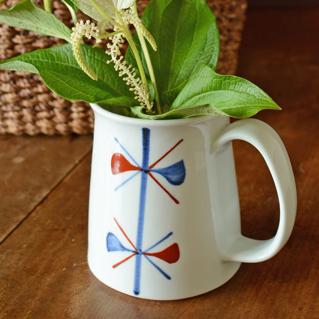 和食器・砥部焼　赤蝶文の水差し