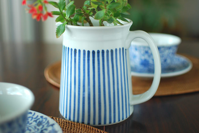 砥部焼の和食器 梅山窯の水差し 【砥部工房 からくさ】