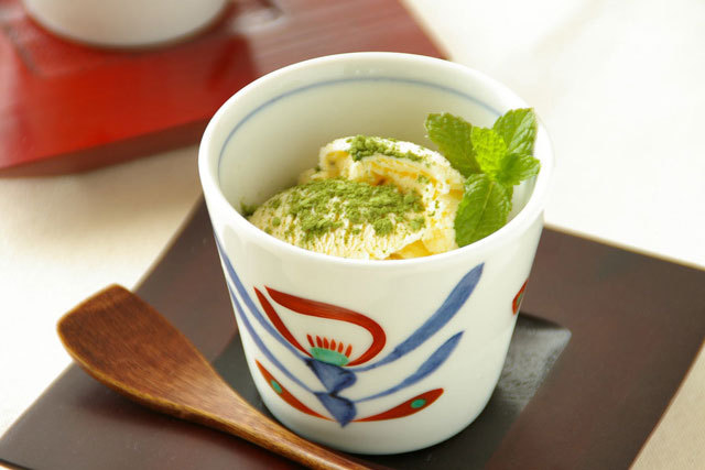 【砥部焼 梅山窯】あか花のそばちょこ○