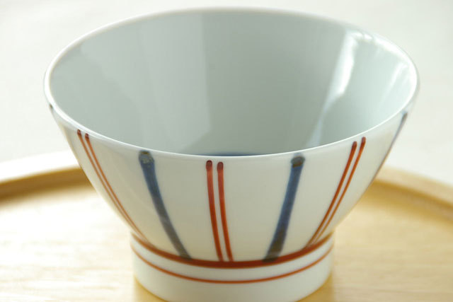 【砥部焼 梅山窯】ごす赤線の茶碗（大）