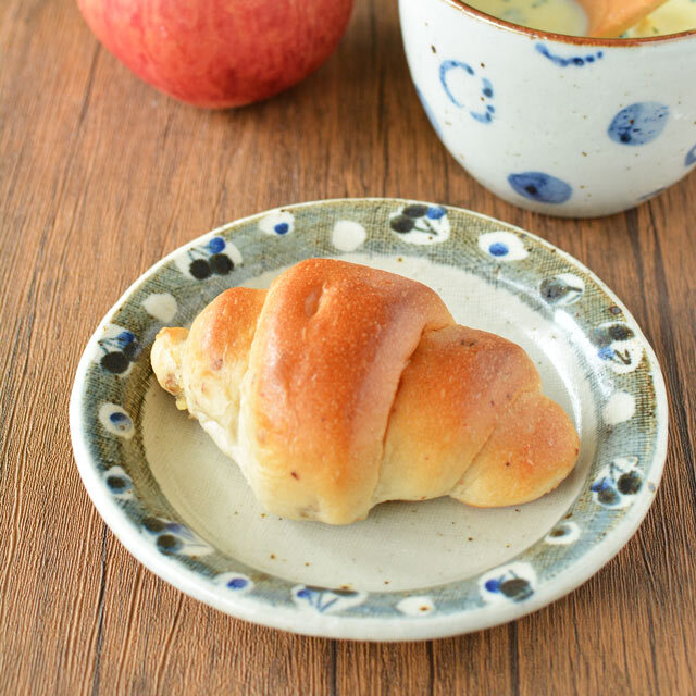 和食器・砥部焼　さくらんぼのリム付皿