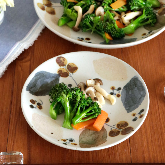 【砥部焼 森陶房】木の葉の丸皿(5寸)