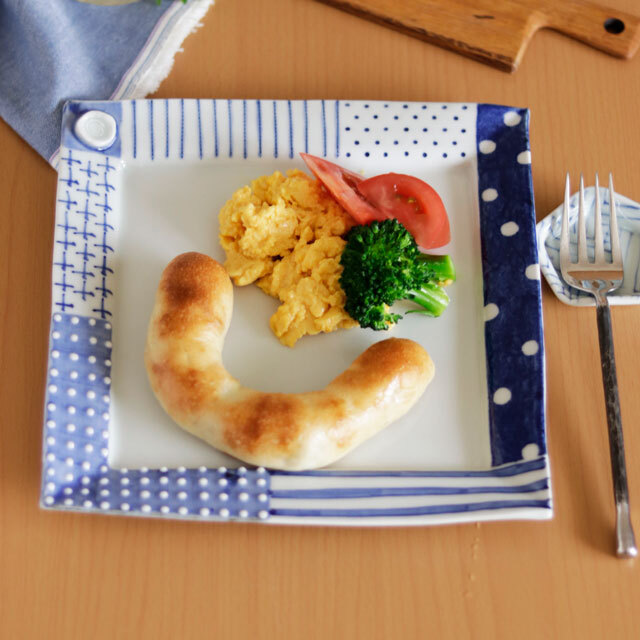 【砥部焼 皐月窯】イッチンドットの四角リム皿(大)