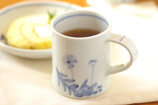 【砥部焼 森陶房】たんぽぽのマグカップ