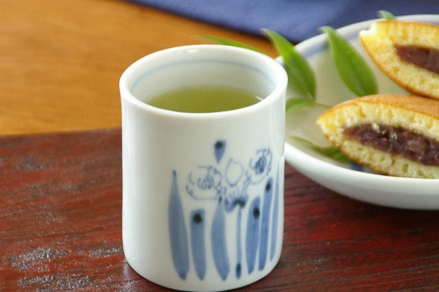 砥部焼の和食器 湯呑 【砥部工房 からくさ】