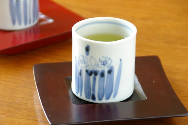 砥部焼の和食器 湯呑 【砥部工房 からくさ】