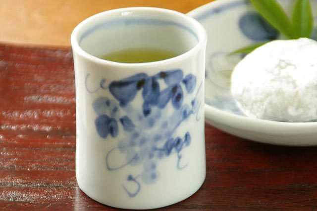 【砥部焼 森陶房】ぶどうの筒湯のみ（大）