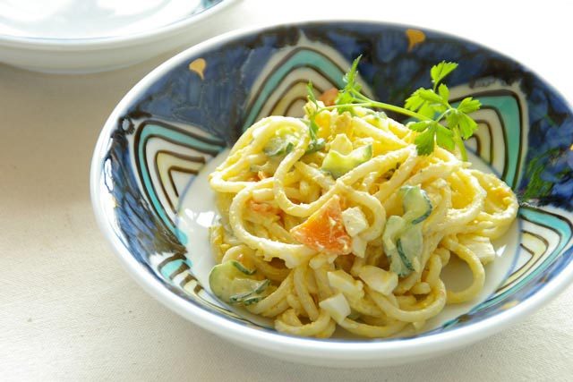 砥部焼の和食器 西岡工房の中皿 【砥部工房 からくさ】