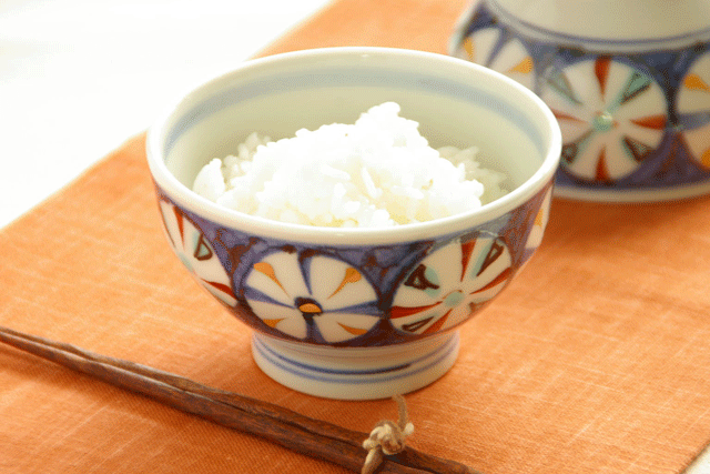 【砥部焼 西岡工房】かざぐるまの茶碗(小)