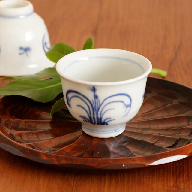 【新品未使用】砥部焼中田窯　5寸色絵２枚 砥部焼 中田窯 角皿（5×4寸） （加彩花B） | 内田屋通販