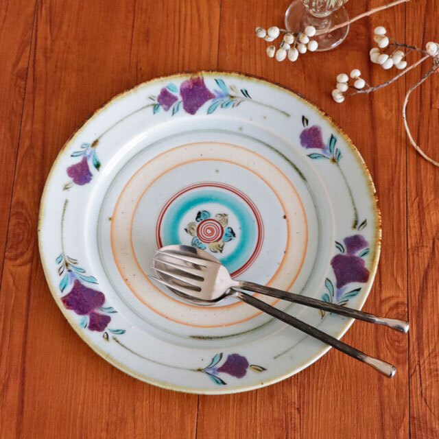 【砥部焼　中田窯】加彩のリム付皿(8寸)