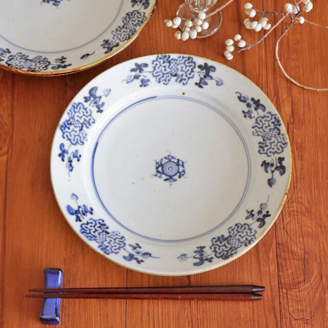 【砥部焼　中田窯】染付ケイトウのリム付皿(8寸)　A・B