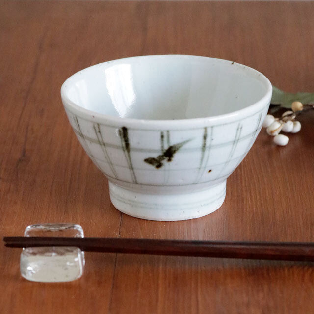 【砥部焼 中田窯】鉄色格子のくらわんか茶碗