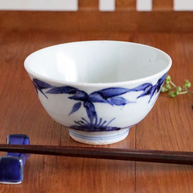 【砥部焼 中田窯】染付草紋の茶碗