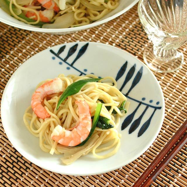 和食器・砥部焼　羽根文の丸平皿