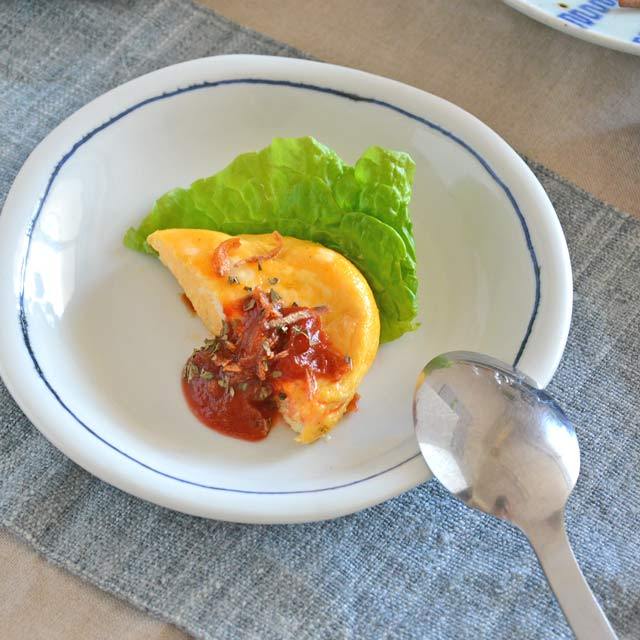 K542☆古い 愛媛 砥部焼 向井製 淡黄磁膾皿 5人前 陽刻