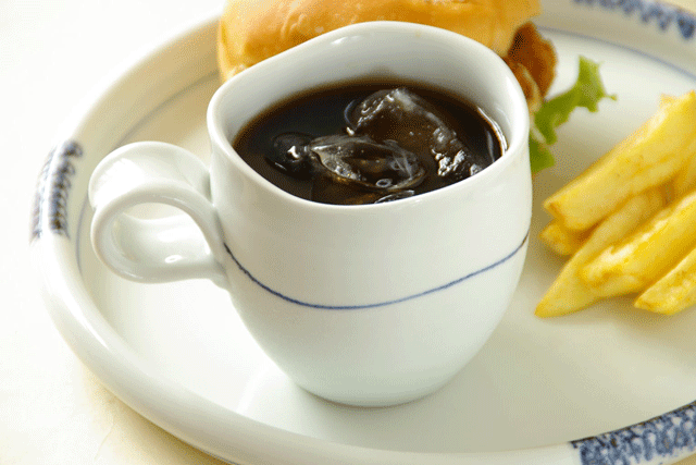 【砥部焼 向井窯】白いくねくねマグ