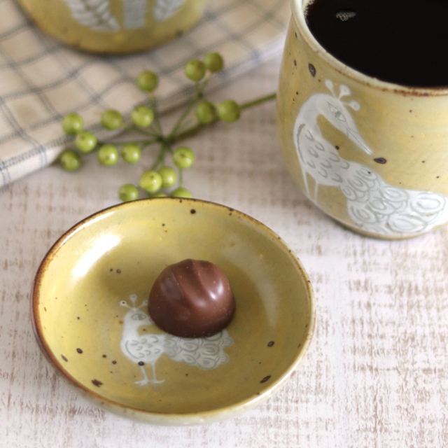 【砥部焼 皐月窯】くじゃくの小皿(3寸)