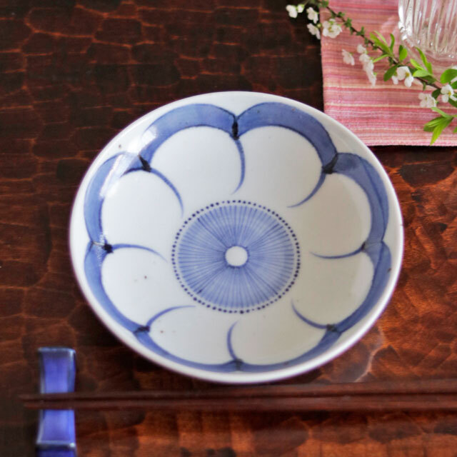 【砥部焼 皐月窯】梅花の丸皿(5寸)