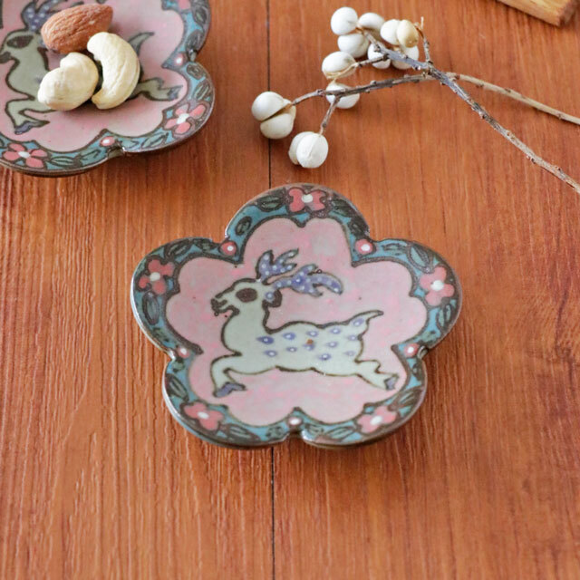 【砥部焼 皐月窯】シカの花型小皿