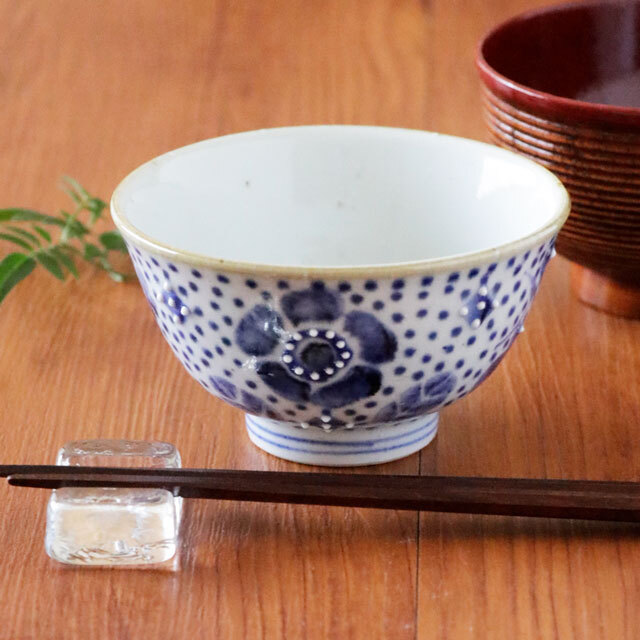 【砥部焼 皐月窯】花鳥ちらしドットの茶碗(大)