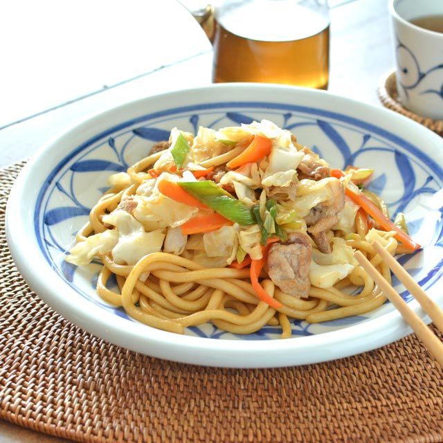 和食器・砥部焼　ライカ紋の玉ぶち皿(8寸)