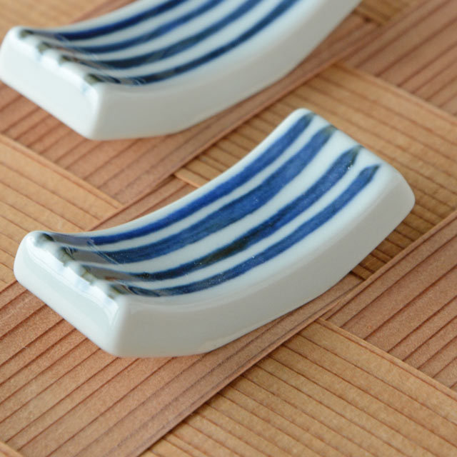和食器・砥部焼　とくさ柄の箸置き