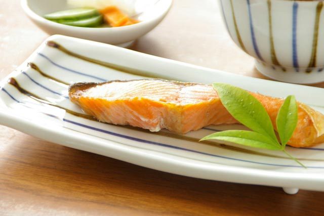 【砥部焼 千山窯】鉄ごすとくさの板皿