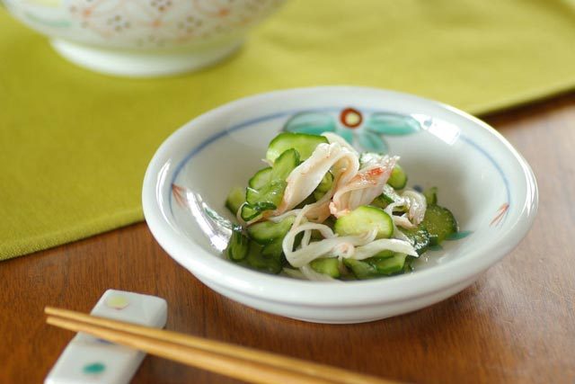 【砥部焼 陶房遊】花ちらしの玉ぶち皿(4寸)