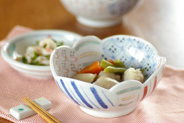 【砥部焼 陶房遊】彩り紋の鉢（小）