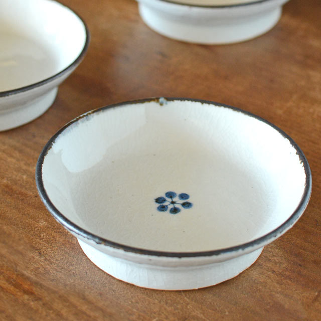 和食器・砥部焼 小梅文の古砥部小皿(3.5寸)