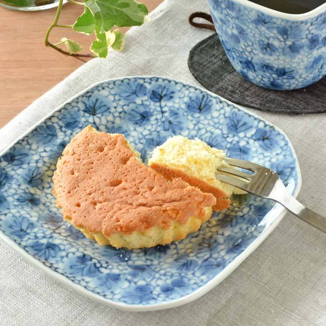 和食器・砥部焼　花唐草の角皿(5寸)