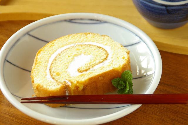 【砥部焼 梅乃瀬窯】しましま柄の取皿(5寸）