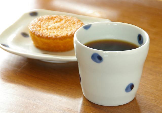 【砥部焼 梅乃瀬窯】水玉もようのフリーカップ