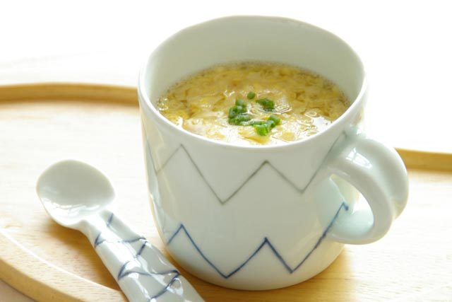 【砥部焼 梅乃瀬窯】ギザギザ柄のマグカップ