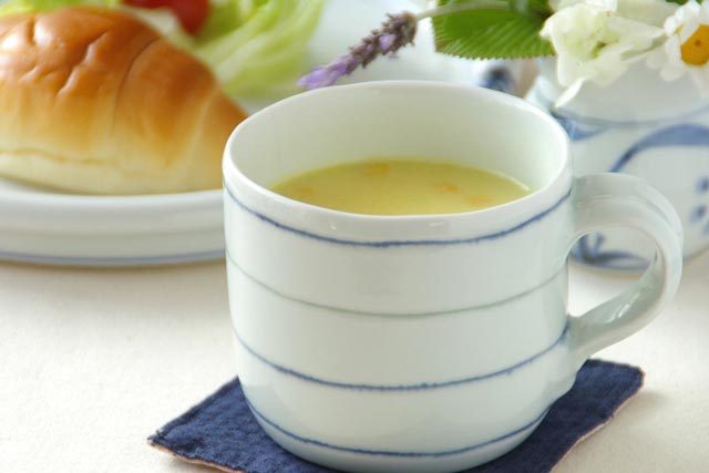 【砥部焼 梅乃瀬窯】しましま柄のマグカップ