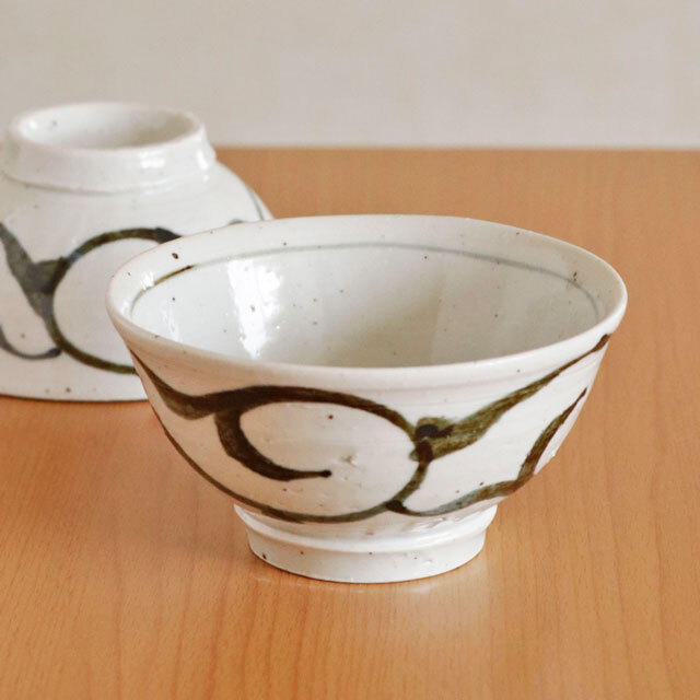 【砥部焼 山中窯】てつ唐草の茶碗