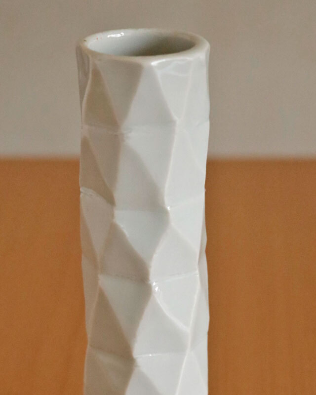 白磁面取花瓶　正月作　砥部焼 白磁面取花瓶 正月作 砥部焼
