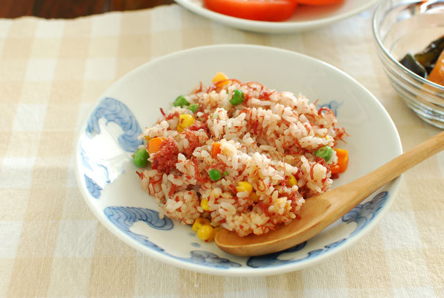 和食器・砥部焼　ふわふわ雲の丸皿(6寸)