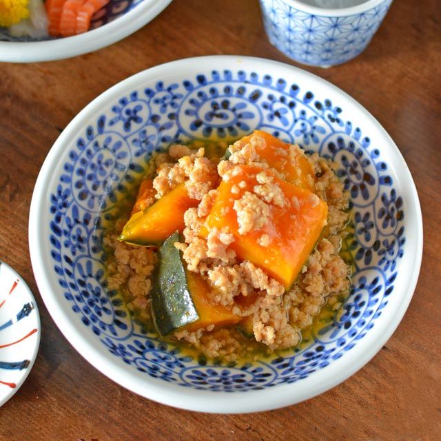 和食器・砥部焼　たこからくさの玉縁浅鉢(6寸)