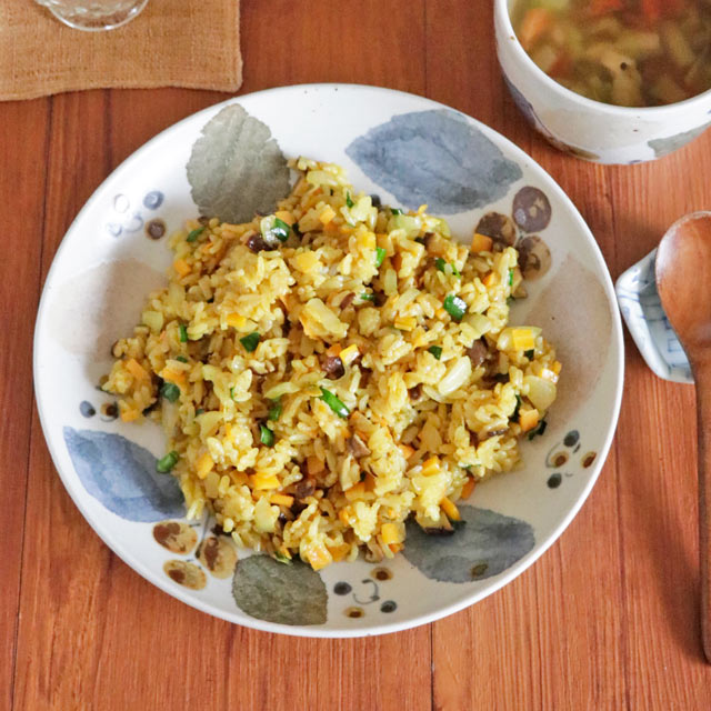 【砥部焼 森陶房】木の葉の丸皿(7寸)