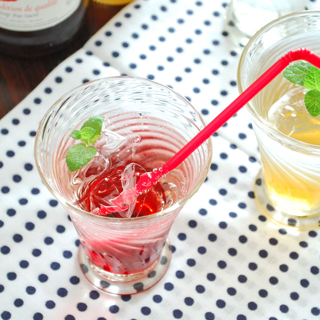 村上恭一・吹きガラス　台付タンブラー