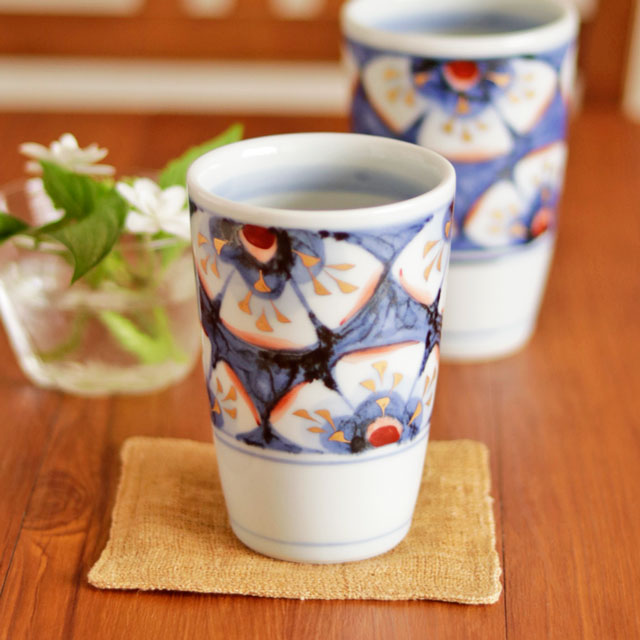 【砥部焼 西岡工房】蝶花紋のタンブラー(大)